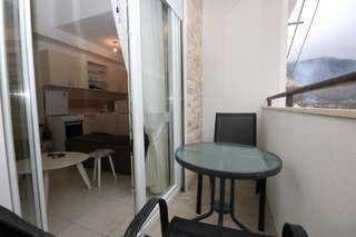 Апартаменты Relax Apartmani Сутоморе Апартаменты с балконом-1