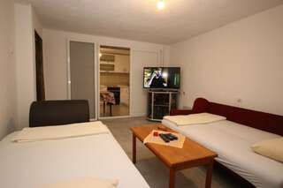 Апартаменты Relax Apartmani Сутоморе Двухместный номер с 2 отдельными кроватями и ванной комнатой-8